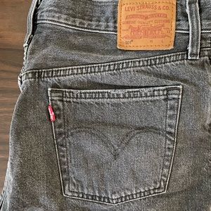 Black Levi’s shorts